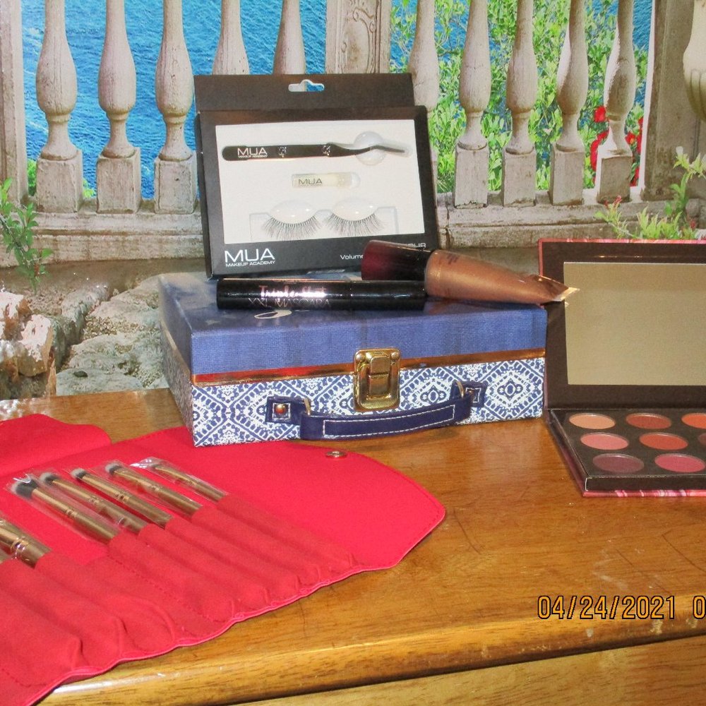 Makeup Set (Assorted Brands)